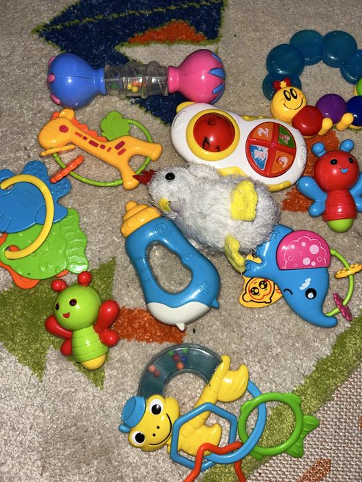 Брязкальця для малечі