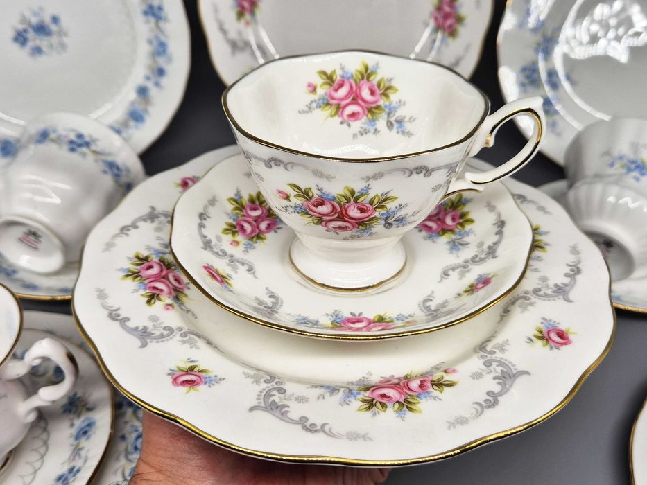 Trio złocenia filiżanka podstawek talerzyk ROYAL Made in England