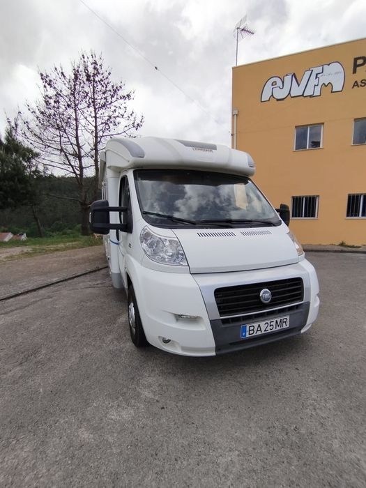 Autocaravana impecável camas gémeas