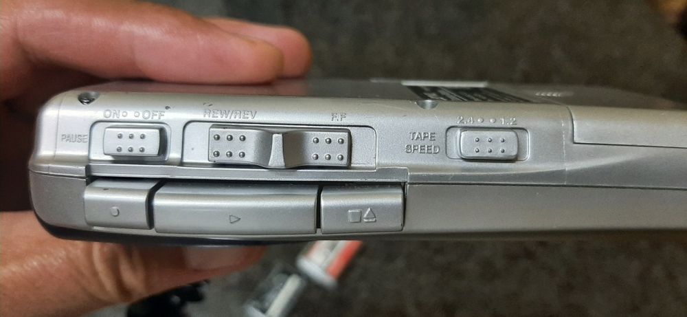 Gravador micro cassetes com micro