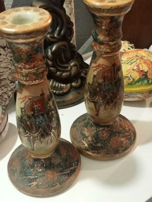 Belo par de castiçais Satsuma