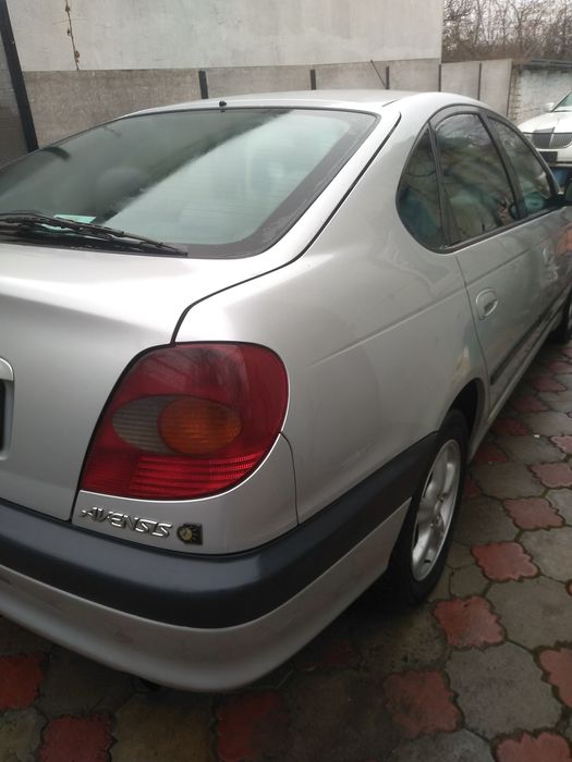 Продаю Тойота авенсис 2.0 Диз