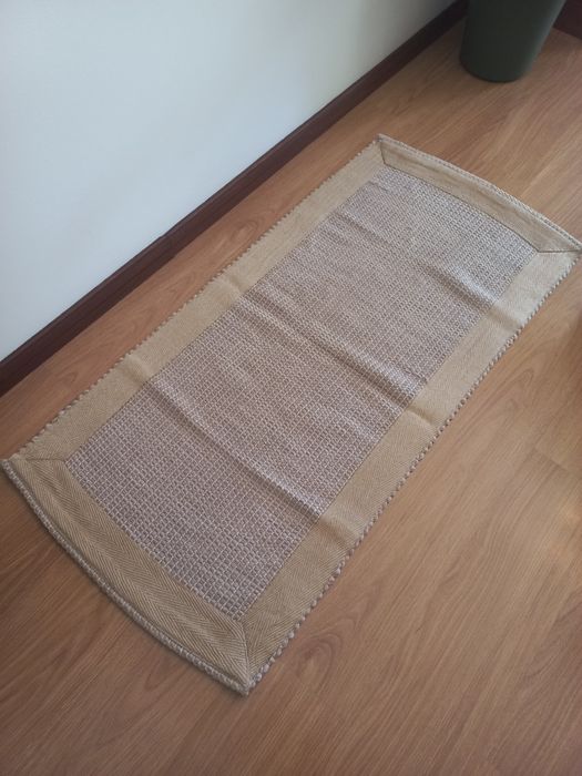 Tapetes de quarto castanho claro