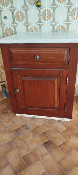 Moveis madeira maciça em excelente estado