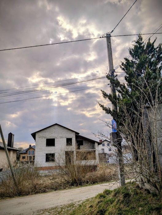 Продаж незавершене будівництво в Давидові .Землі 8 сот