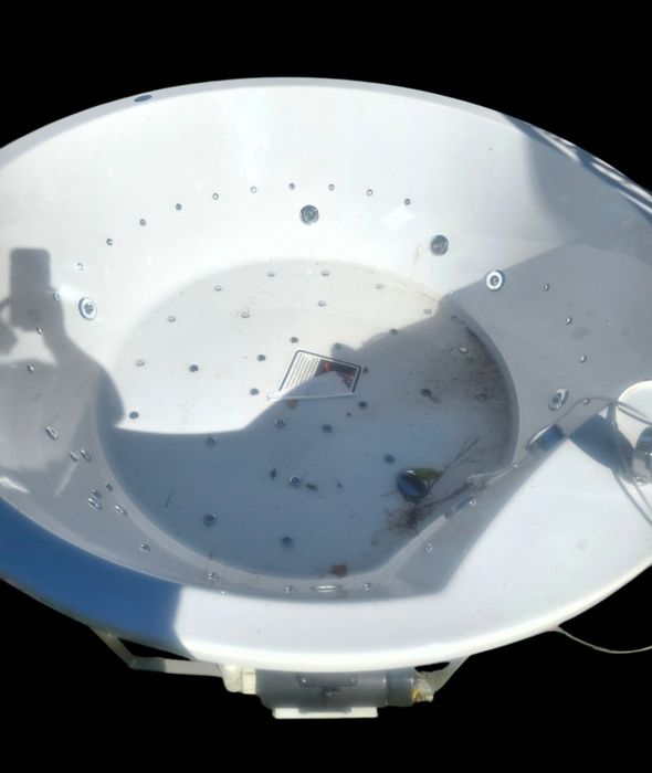Jacuzzi wanna z hydromasażem Ruben Solar wolnostojąca 160