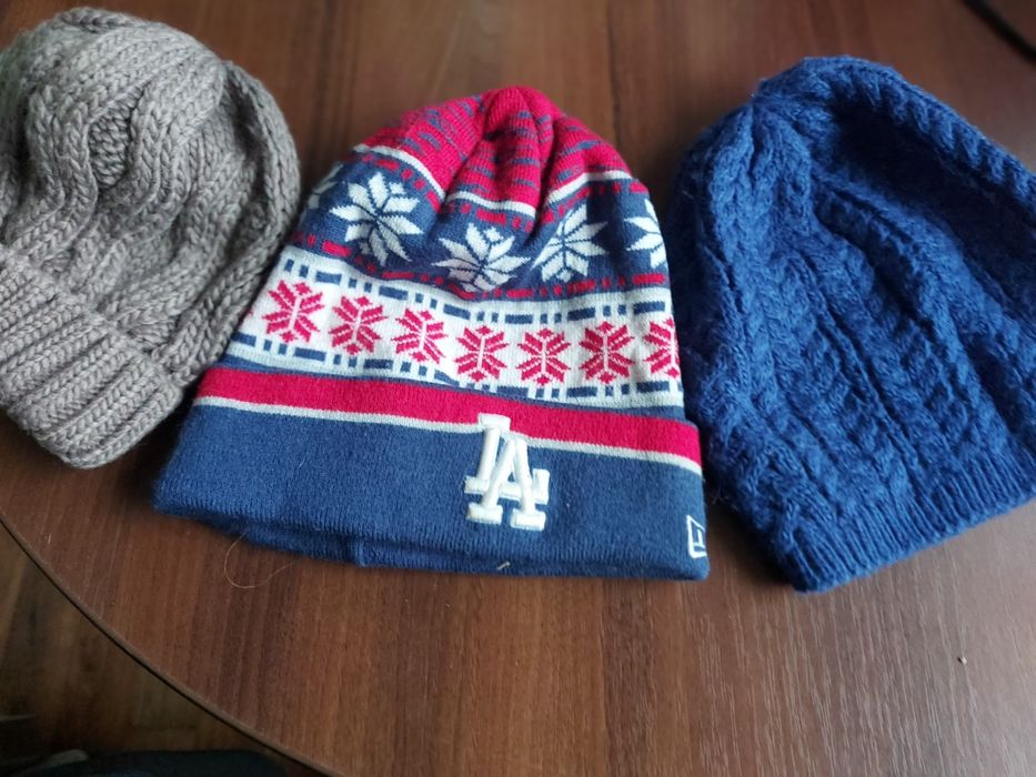 Зимові шапки,рукавиці,хомут.