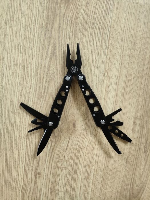 Multitool Smith&Wesson. Nowy, szybka wysyłka.