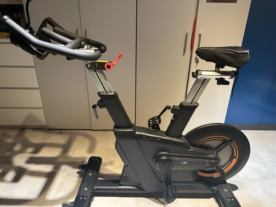 Sprzedam rower spinningowy stacjonarny magnetyczny.