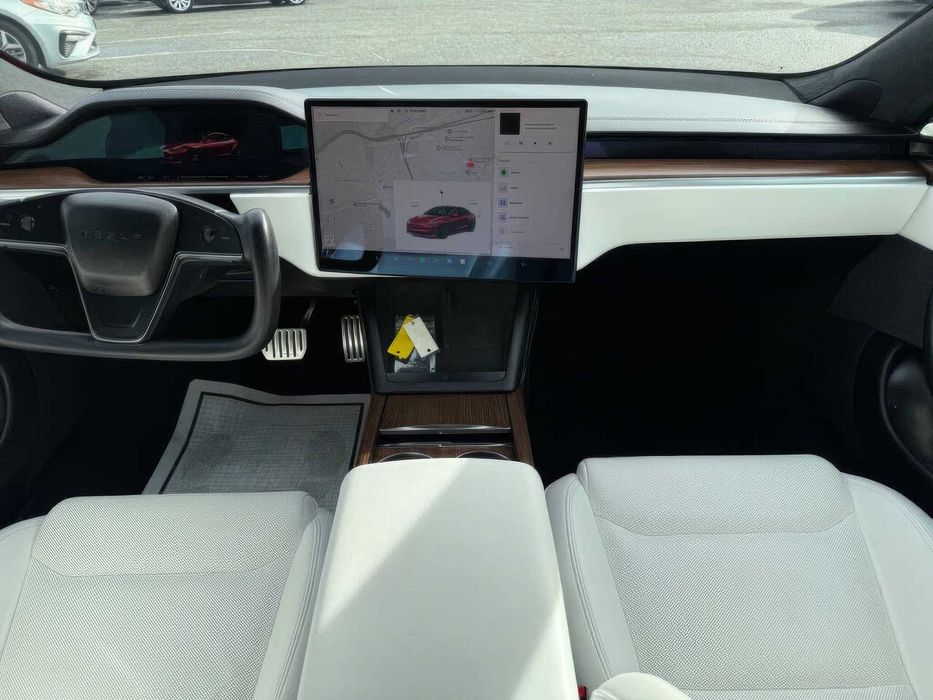Tesla Model S      2022
