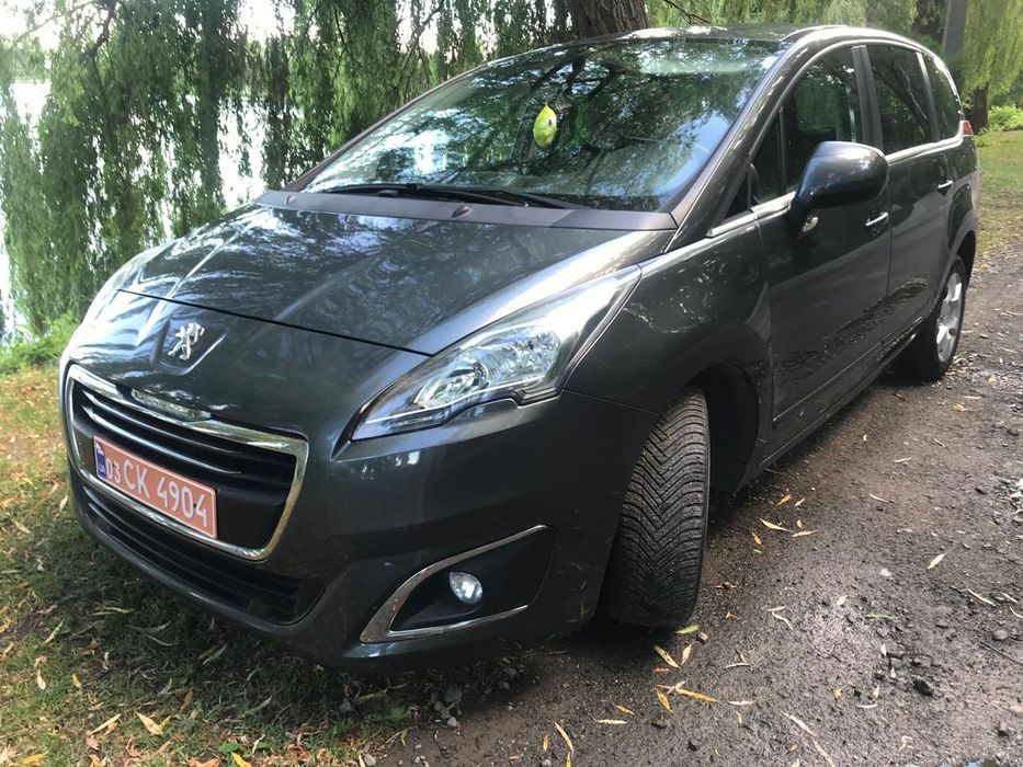 Пежо 5008 2014 року у відмінному стані