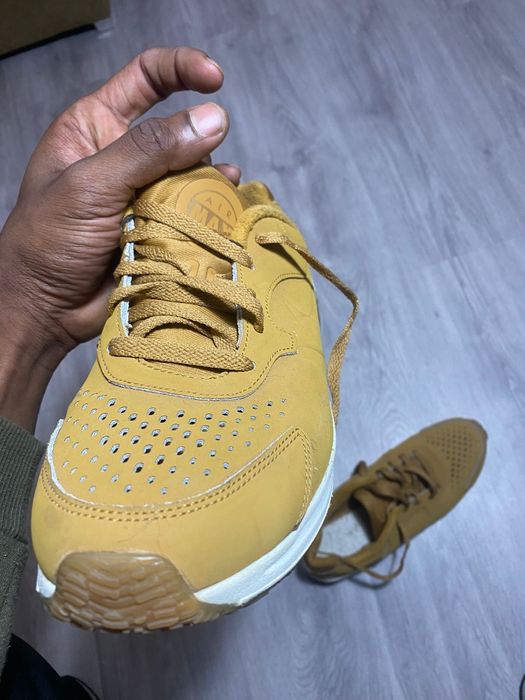 Air Max Gold edition