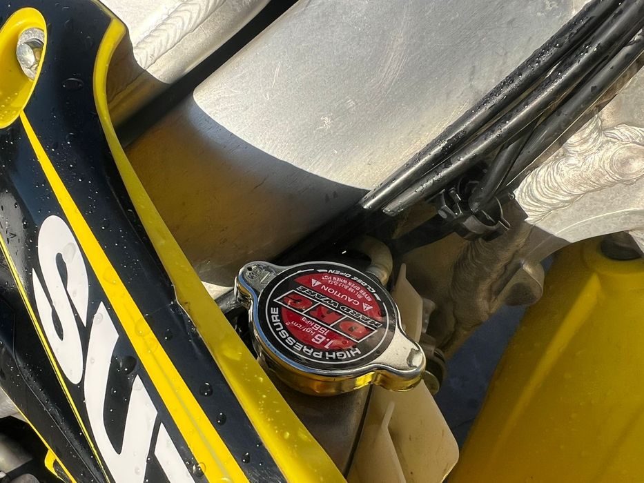 Suzuki RMZ 250cc de injeção