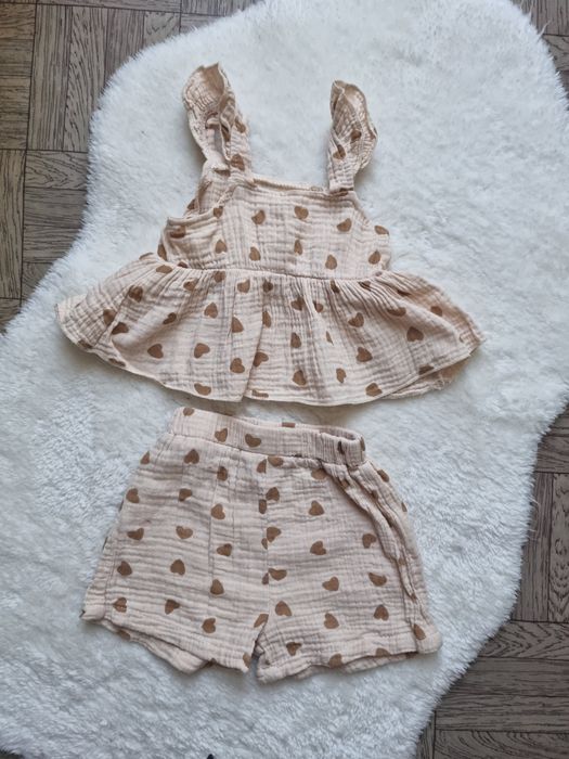 Мусліновий костюм на дівчинку