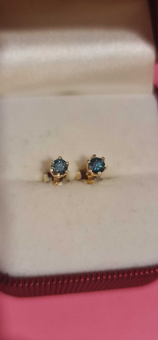 Złote kolczyki z brylantami