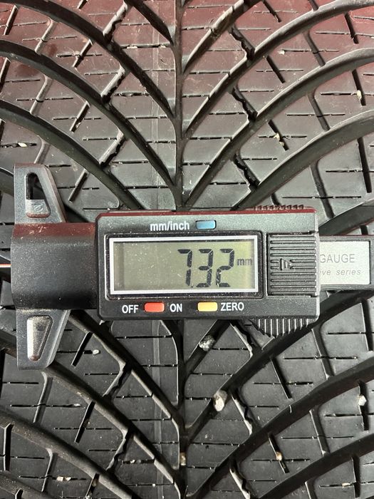 245/40/19 Goodyear Vector 4 season gen-3