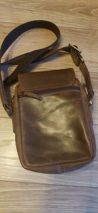 Listonoszka skórzana