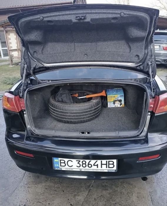 Автомобіль Mitsubishi Lancer X