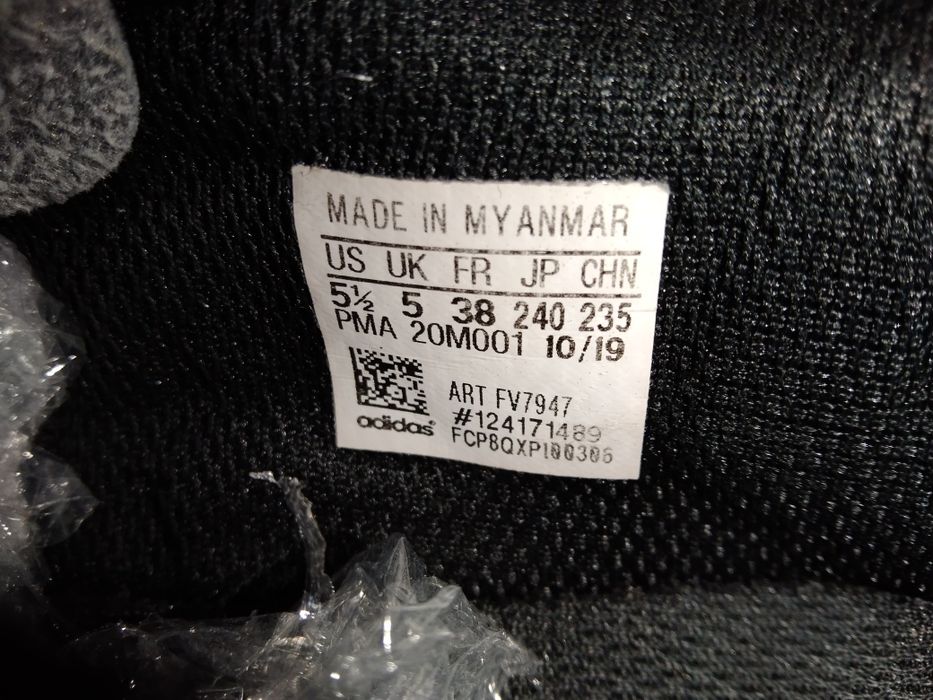Halówki piłkarskie ADIDAS rozmiar 38 super stan