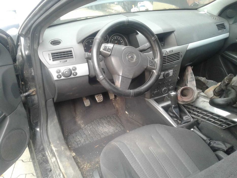 Opel Astra H GTC 3D Coupe 1.3 CDTi 2006r Klapa Tył Szyba Lampy Blenda