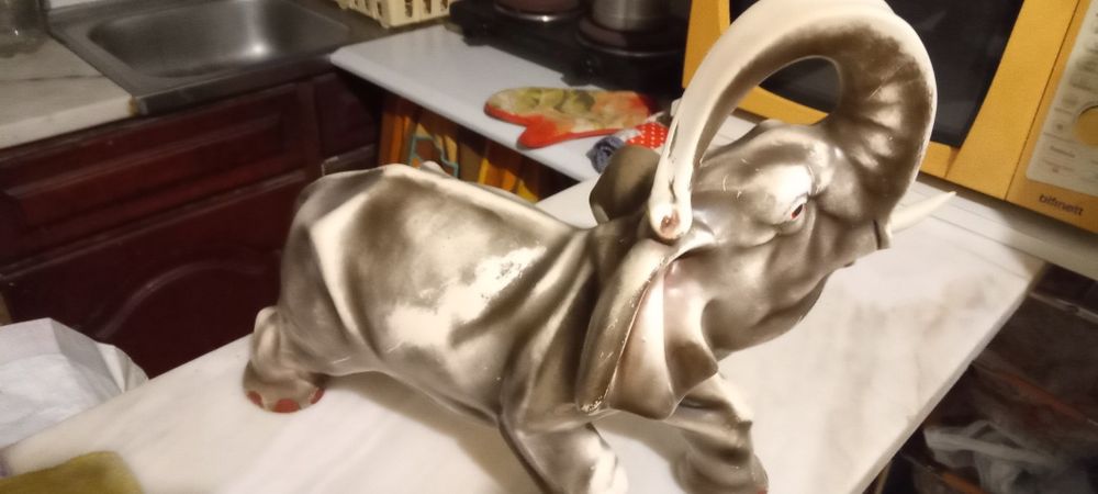 Elefante de loiça