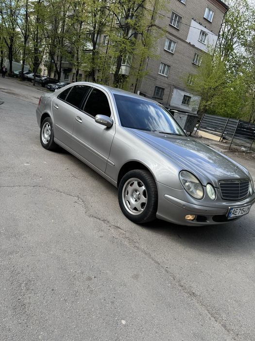 Продам Mercedes-Benz W211 2003г.