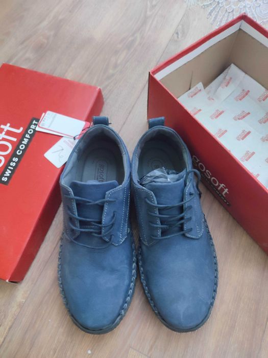 Нові чоловічі туфлі спортивні з нубуку 41 розміру.