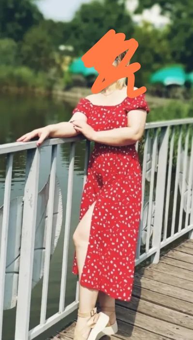 Плаття красного кольору