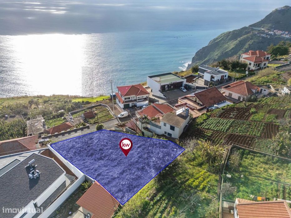 Terreno com Projeto Aprovado | Moradia | 6 APARTAMENTOS nos Canhas – P