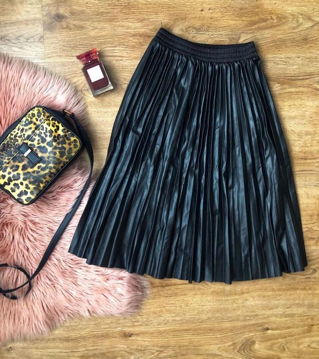 stylowa miedziana spódnica wykonana z eko skóry