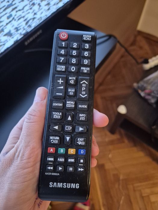 Telewizor 51" Plazmowy SAMSUNG PS51E450 z uchwytem