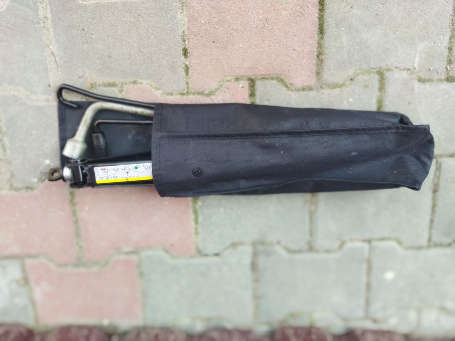 Домкрат Ключ коліс Вороток WAG Skoda Volkswagen Audi Seat