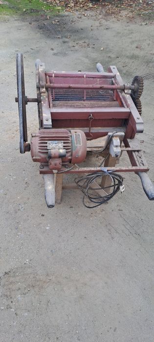 Esmagador uvas elétrico