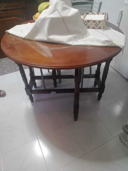 Mesa Redonda de Madeira