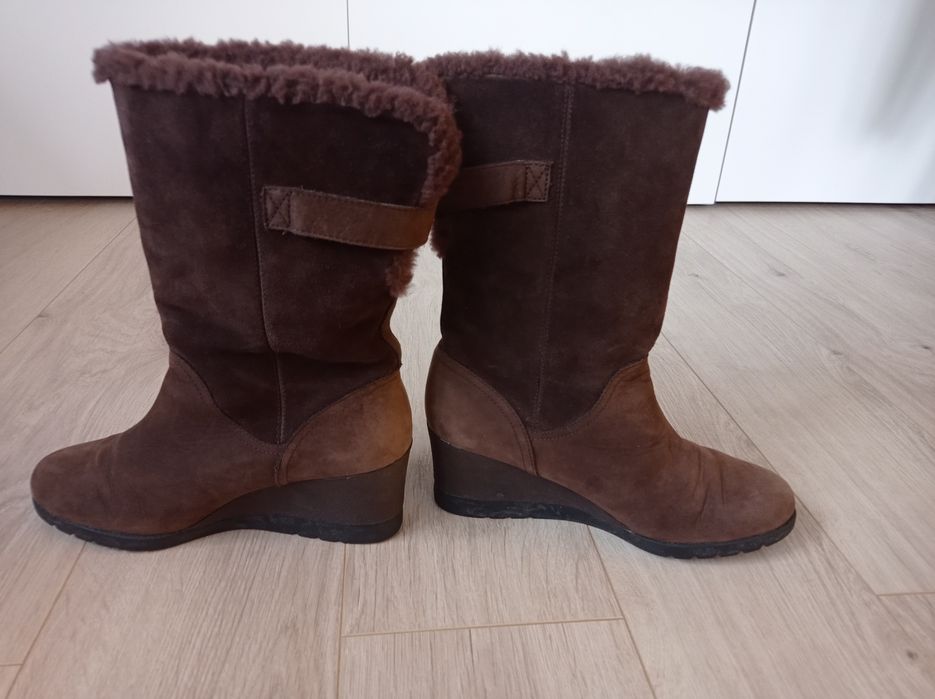 Kozaki na koturnie UGG