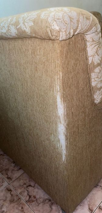 2 sofás castanho claro