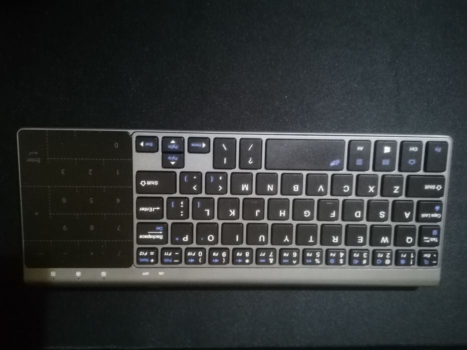 Teclado Wireless com touchpad para PC - NOVO