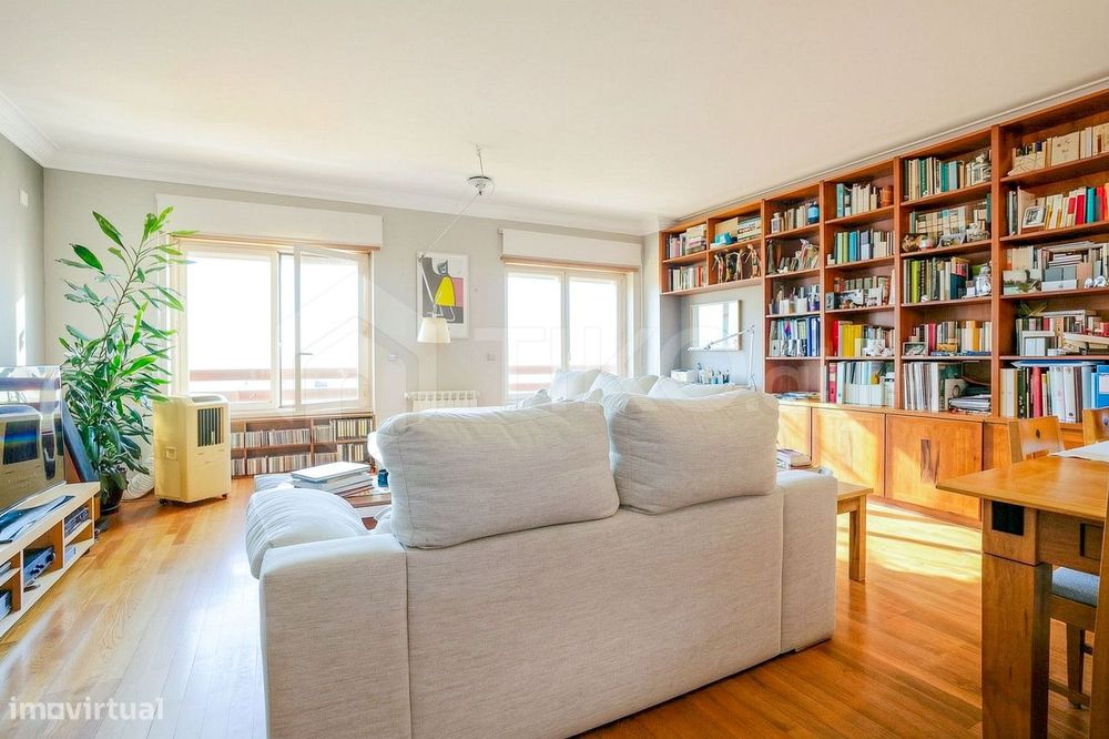 T3 Com 139 M², 2 Lugares De Garagem E Arrecadação | Telheiras, Lisboa