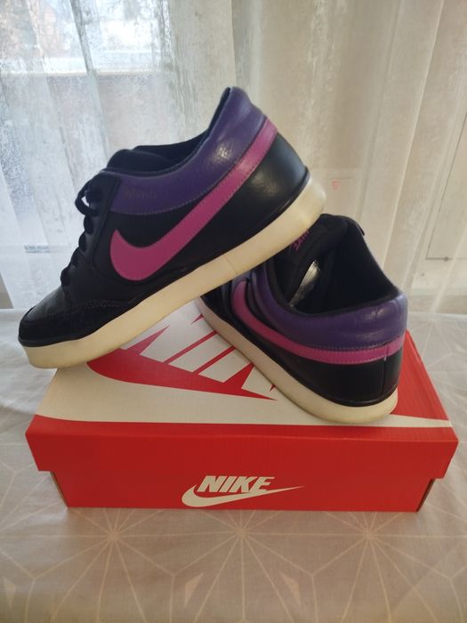 Кросівки жіночі NIKE