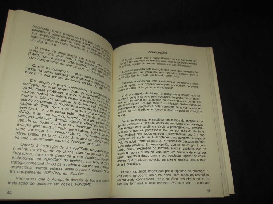 Livro Aeroporto de Lisboa Que Futuro? António Penaguião 1984