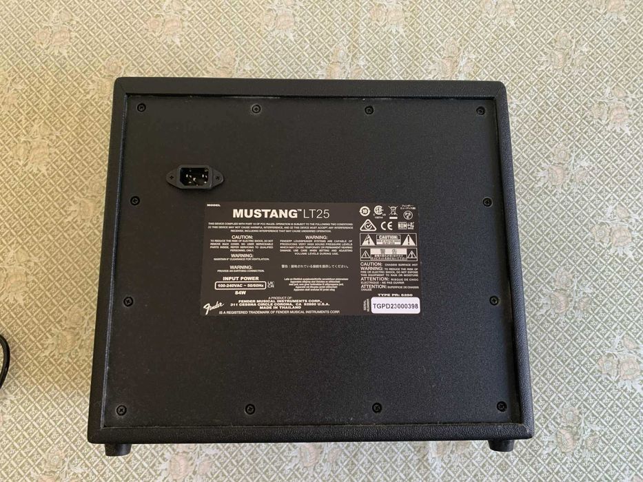 Amplificador Guitarra Elétrica Fender Mustang LT25