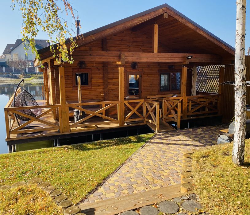 Дом с баней на озере Мартышев. Киев. Осокорки.