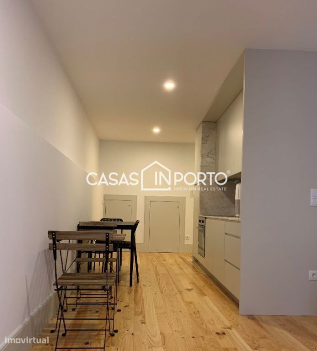 Apartamento com terraço junto aos Aliados — Cedofeita, Santo Ildefonso, Sé, Miragaia, São Nicolau E Vitória, Porto
