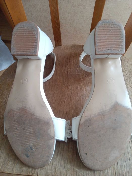 Босоножки белые на девочку р. 34