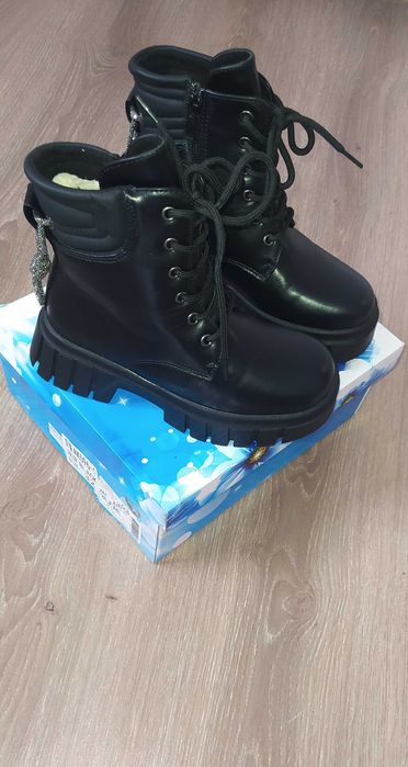 Зимові ботінки для дівчаток