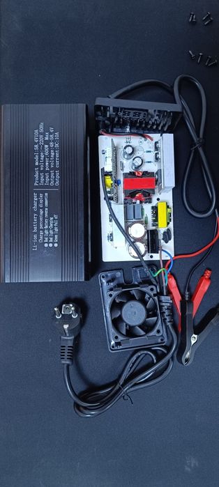 Новий зарядний пристрій для LiFePO4 / Li-ion 48V (58.4V) 10A