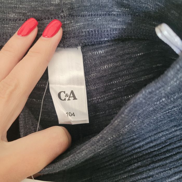 Nowe spodenki C&A w roz. 104