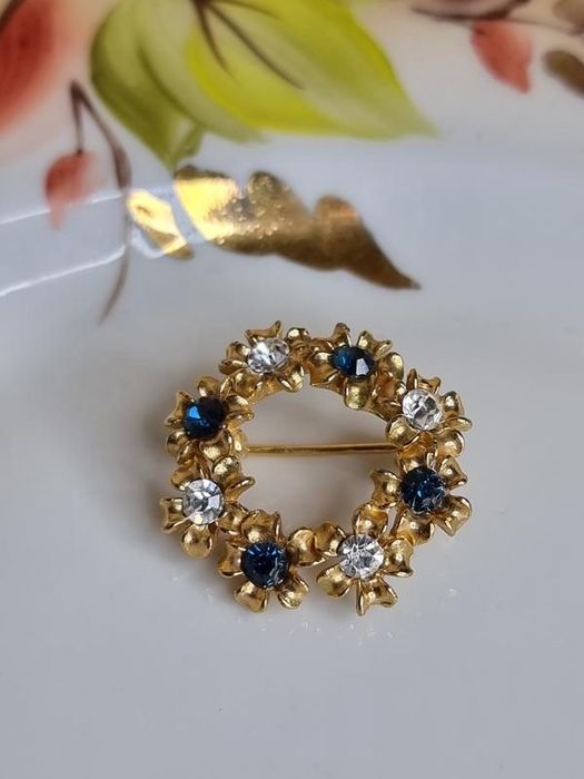 Вінтажна, дуже ніжна, красива брошка на шпильці у вигляді квітки