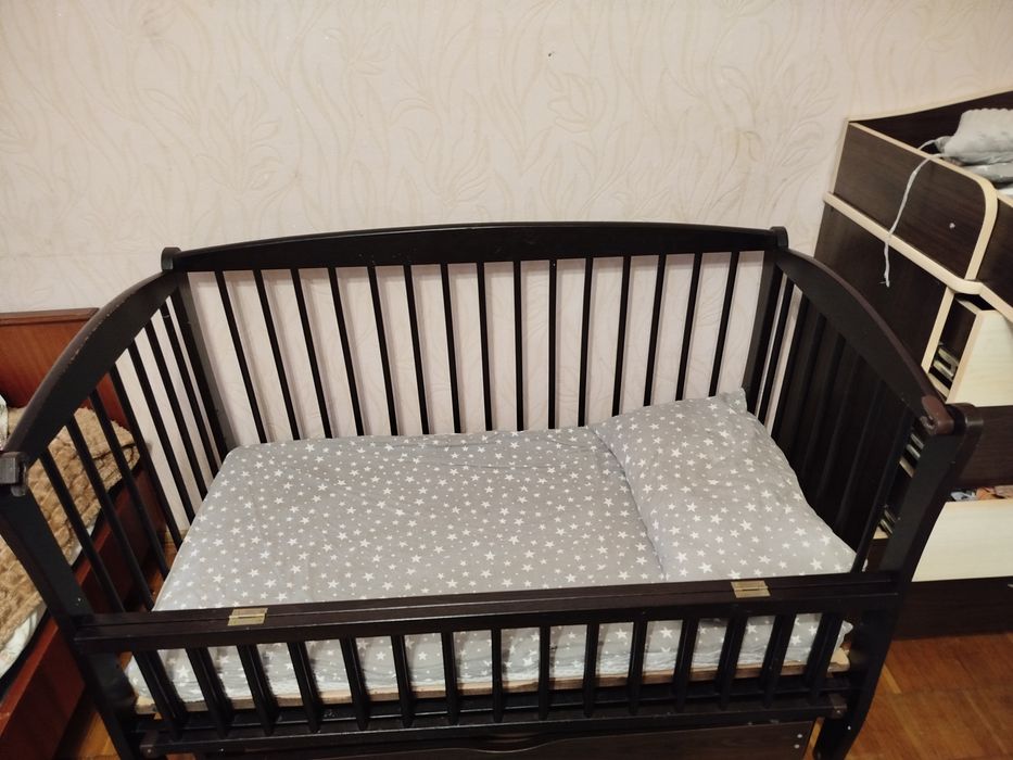 Продам дитячу кроватку