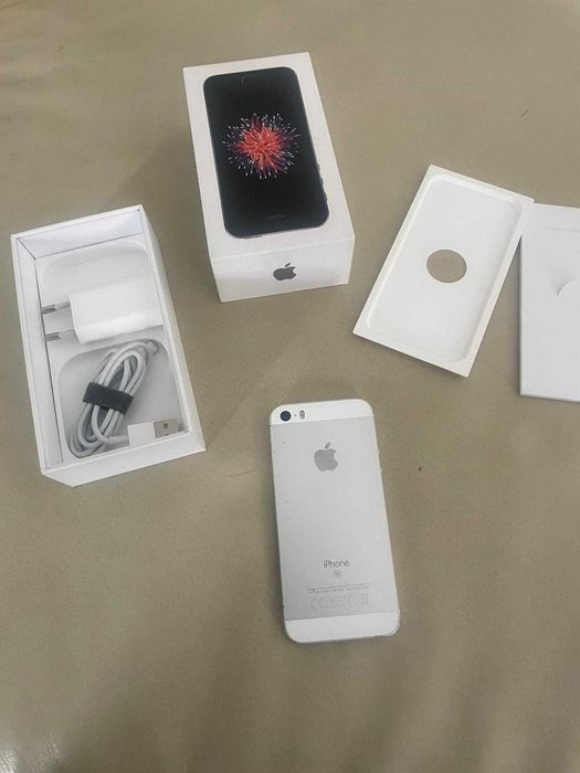Iphone SE 16GB  Cinzento Sideral 2016 DESBLOQUEADO"